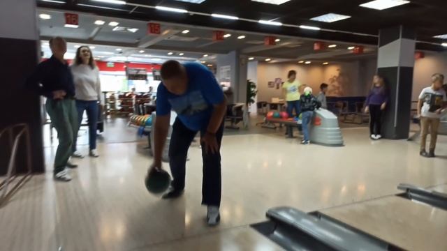 Как мы играли в боулинг / Вечер с друзьями, сентябрь 2020 🎳