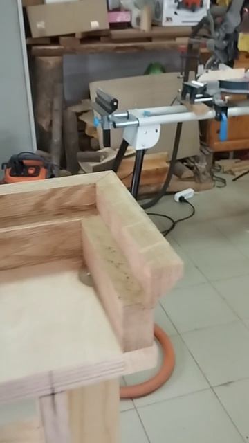 установка карниза на корпус аптечки