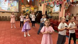 Пенся на английском. Группа №7 "Светлячки"