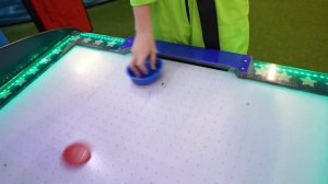 Маленькая Вера - Кто круче челлендж в парке развлечений Joki Joya(1080P_60FPS)