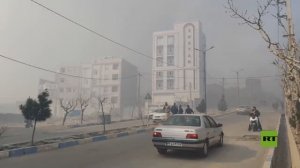 دخان وشظايا صاروخية تسقط من الجو.. طهران تحت قصف أمريكي إسرائيلي جديد