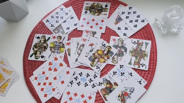 Червонная дама. Гадание на игральных картах