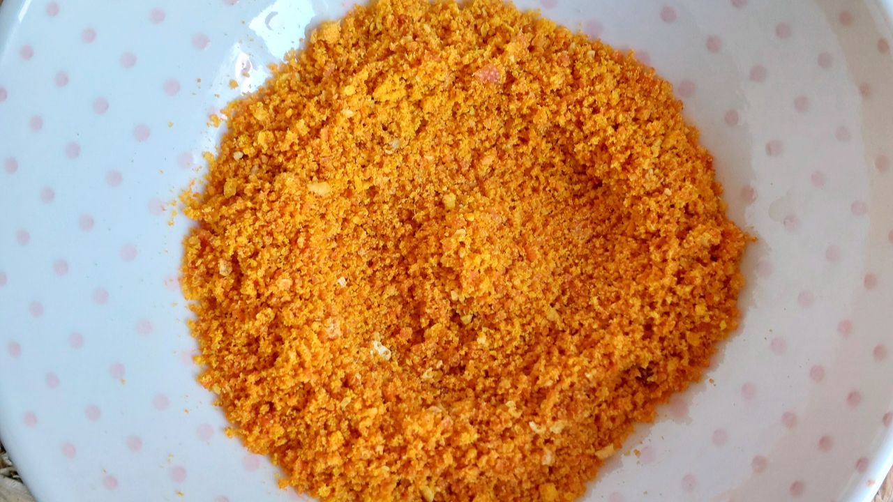 Для выпечки приготовила цедру в порошке. Удобно использовать в выпечке.