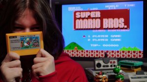 Ретро против современности: девочка впервые берется за СУПЕР МАРИО на ДЕНДИ