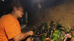 25.В восточно-центральном горном регионе Непала существует свой способ поклонения божеству у общины