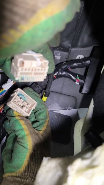 Geely Monjaro ошибки по системам из-за сгнившей проводки.