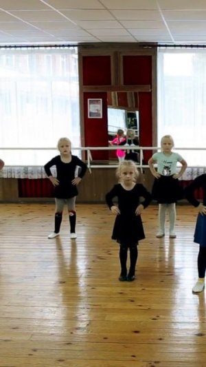 Танец про чудо юдо.