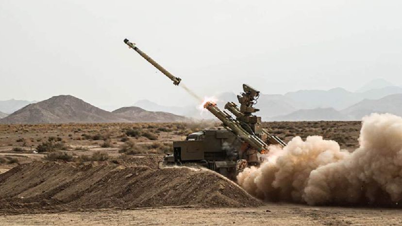 Военные Ирана атаковали места сбора солдат США в ОАЭ и Бахрейне