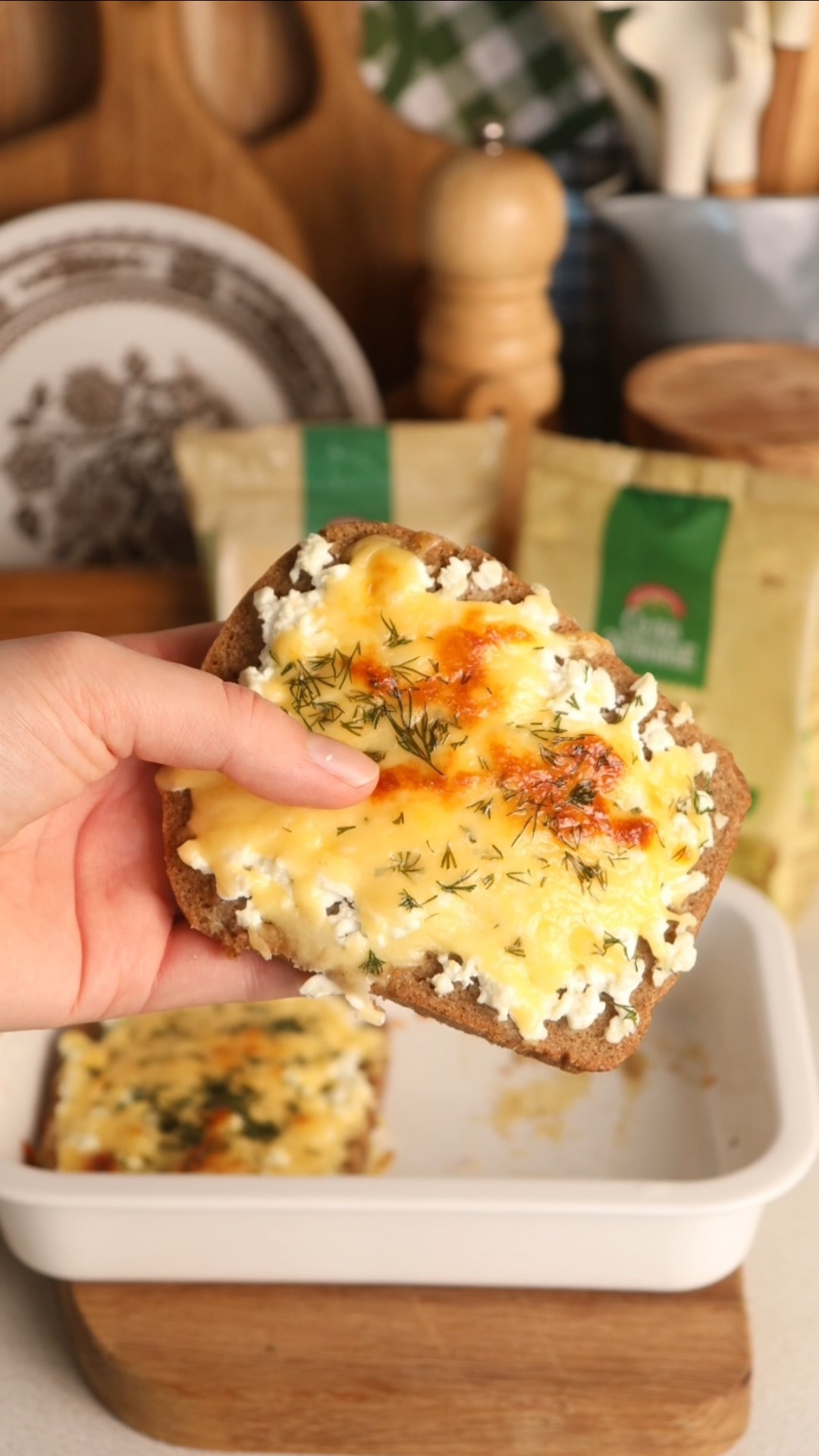 «Село Зелёное»: гренки с творогом и сыром