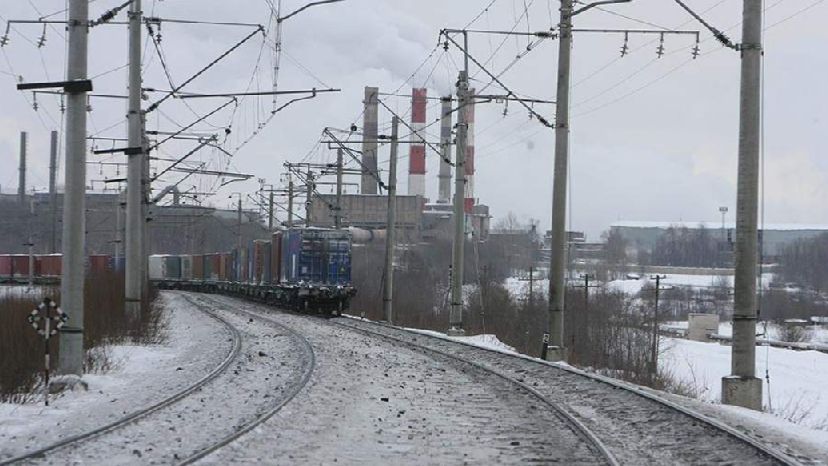 В результате ударов ВСУ по ж/д составам погиб железнодорожник
