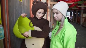 Медведь учит Алису ухаживать за животными _ Маленькая Вера и Медведь(1080P_60FPS)