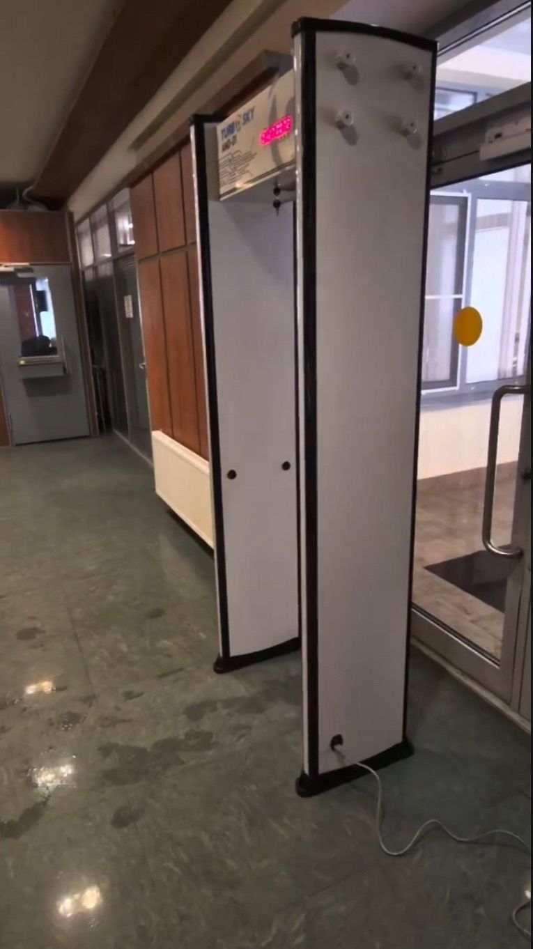 Монтаж арочного металлодетектор Turbosky AMD-01 - РОСКОМНАДЗОР