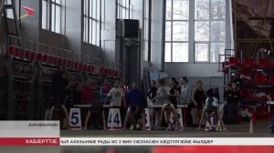 Манежы ацыдысты ерыстæ, снысан сæ кодтой рог атлетикæйæ тренертæн