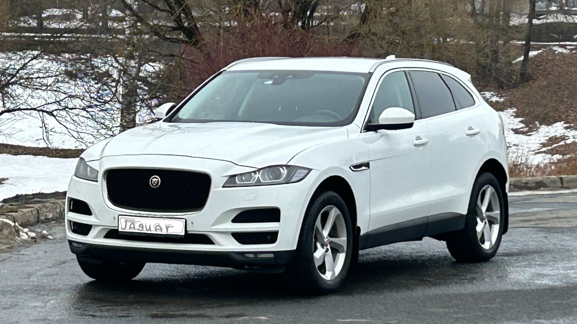 JAGUAR F-Pace