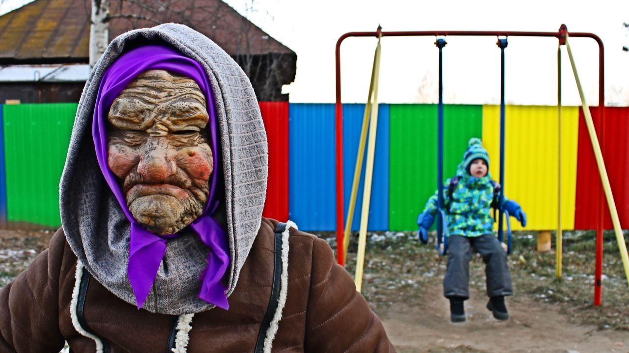 СТРАННАЯ БАБУЛЯ В НАШЕМ ДОМЕ! МУЛЬТИК ПРО ХЕЛПИКА! РОМА И ХЕЛПИК 50 СЕРИЯ