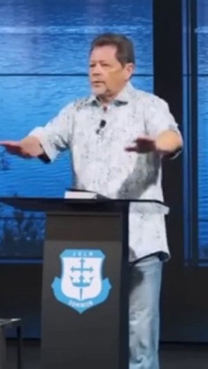 "Я бы хотел, чтобы люди не нуждались во мне", потому что у них есть такой же прямой доступ к Иисусу