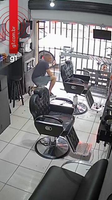 #Бразилия Полицейский не при исполнении предотвратил угон автомобиля