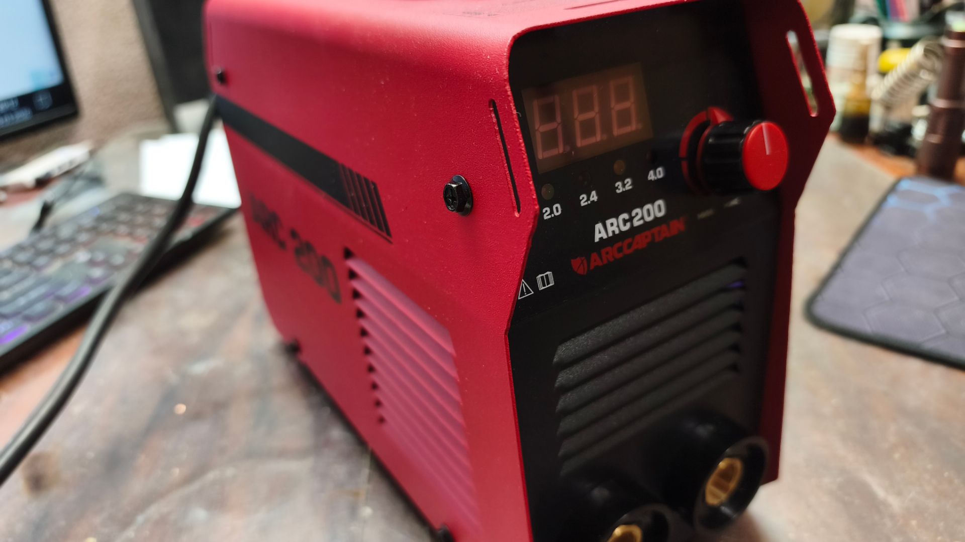 Бюджетный сварочный инвертор ARCCAPTAIN AR-200.Обзор и вскрытие.