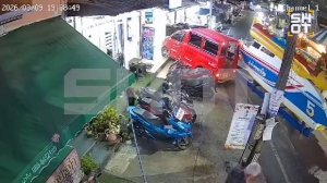 Россияне пострадали в аварии с пикапом, лодкой и надувным бананом на Пхукете. Тачка протаранила масс