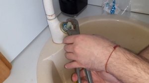 Сам себе сантехник. Замена картриджа флажкового смесителя своими руками.