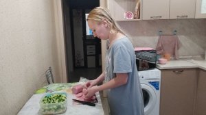 Готовлю вкусный салат на ужин 😋