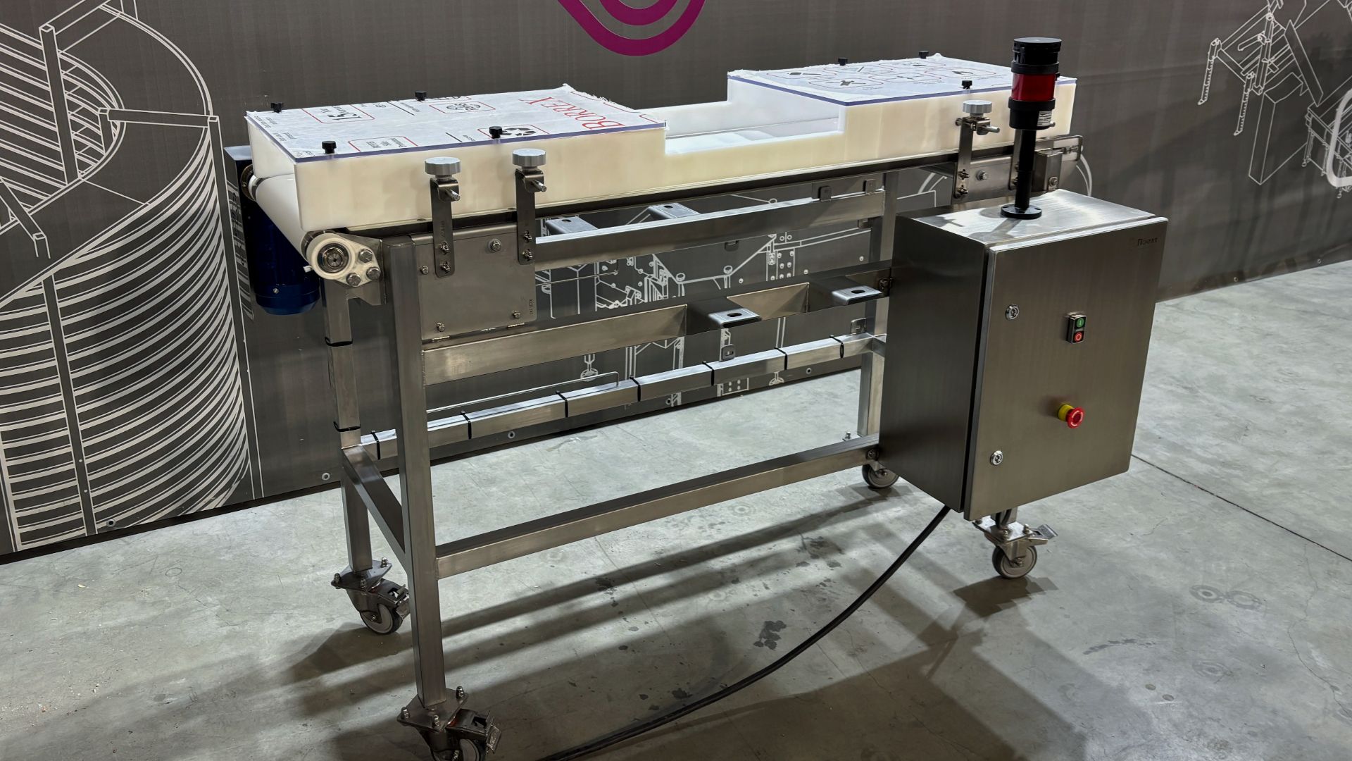 🔧 Ленточный конвейер СПБелт для линии с металлодетектором