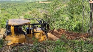 Строительство, расчистка горной дороги