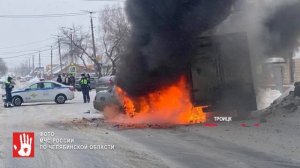 Легковушка протаранила толпу пешеходов. В Магнитогорске водитель автомобиля влетел в людей