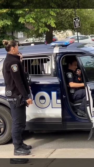 #Канада Выходит на связь.