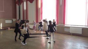 Мы идём с тобой по кругу, игра для детей.