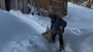 Жизнь неукротимой 95-летней Евы в заснеженной горной деревне, вдали от цивилизации.