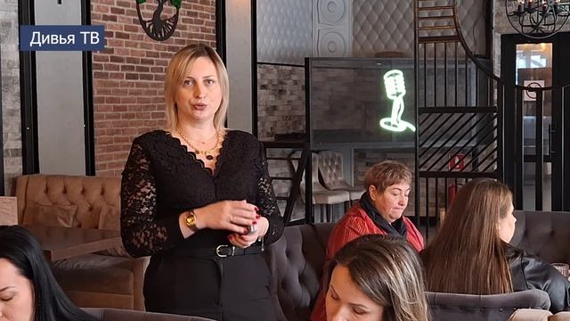В Тихвине прошёл женский бизнес-завтрак смотреть онлайн