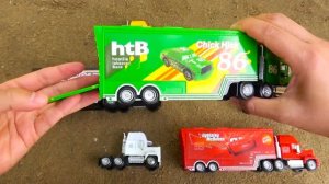 РАЗНОЦВЕТНЫЕ ГРУЗОВИКИ ,учим цифры ,мультик для детей