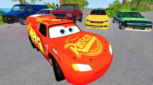 Молния Маквин против Огромного Обрыва! 🏎️💥 Машинки разбиваются в щепки в BeamNG.drive