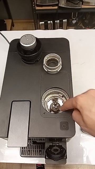 Barista Compact Plus Чистка кофемолки