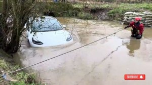 Тесла в воде