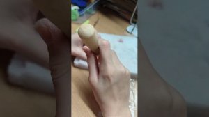 показываю как свалять лапки