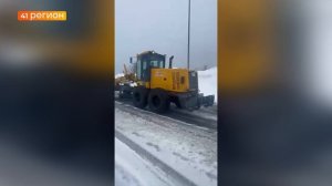 ЦИКЛОН НАКРЫЛ ГОРОДА КАМЧАТКИ – В ШКОЛАХ ОТМЕНЯЮТ ЗАНЯТИЯ, ЖИТЕЛИ ДОСТАЮТ РЕЗИНОВЫЕ САПОГИ • НОВОСТИ