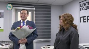 Руслан Бутов поздравил с праздником сотрудниц центра «Герой 71»