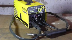 Сварщик с 15 летним опытом первый раз варит полуавтоматом без газа-порошковой проволокой