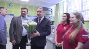 Сотрудниц единой дежурно-диспетчерской службы поздравили с 8 марта на рабочем месте