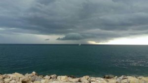 Музыкально- поэтический клуб. Сочи . Необычная манера игры на гитаре