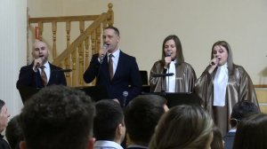 "Буду жить по защитой Твои крыл"