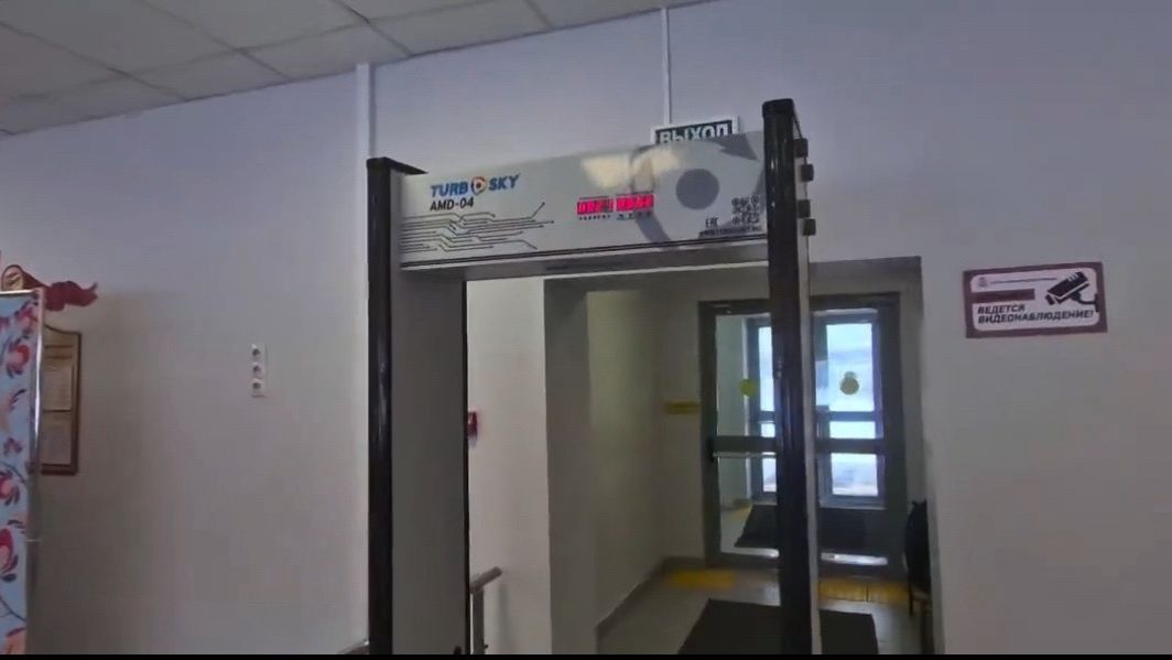 Монтаж арочного металлодетектора Turbosky AMD-04 ОБРАЗОВАТЕЛЬНЫЙ КОМПЛЕКС №11 МБОУ Г. ПУШКИНО