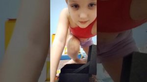 лол в саду на завтраке