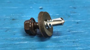 Потрясающая идея из кровельного самореза!