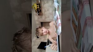 учусь играть на гитаре