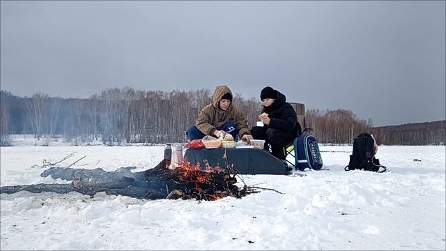 Клюёт дуплетом 🐟🐟 Вот это рыбалка я понимаю 👍