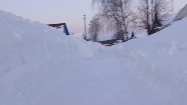 Весна,март,снега выше крыши