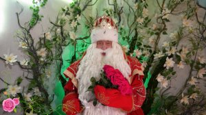 Главный волшебник страны - Дед Мороз из Великого Устюга - поздравил женщин с 8 Марта